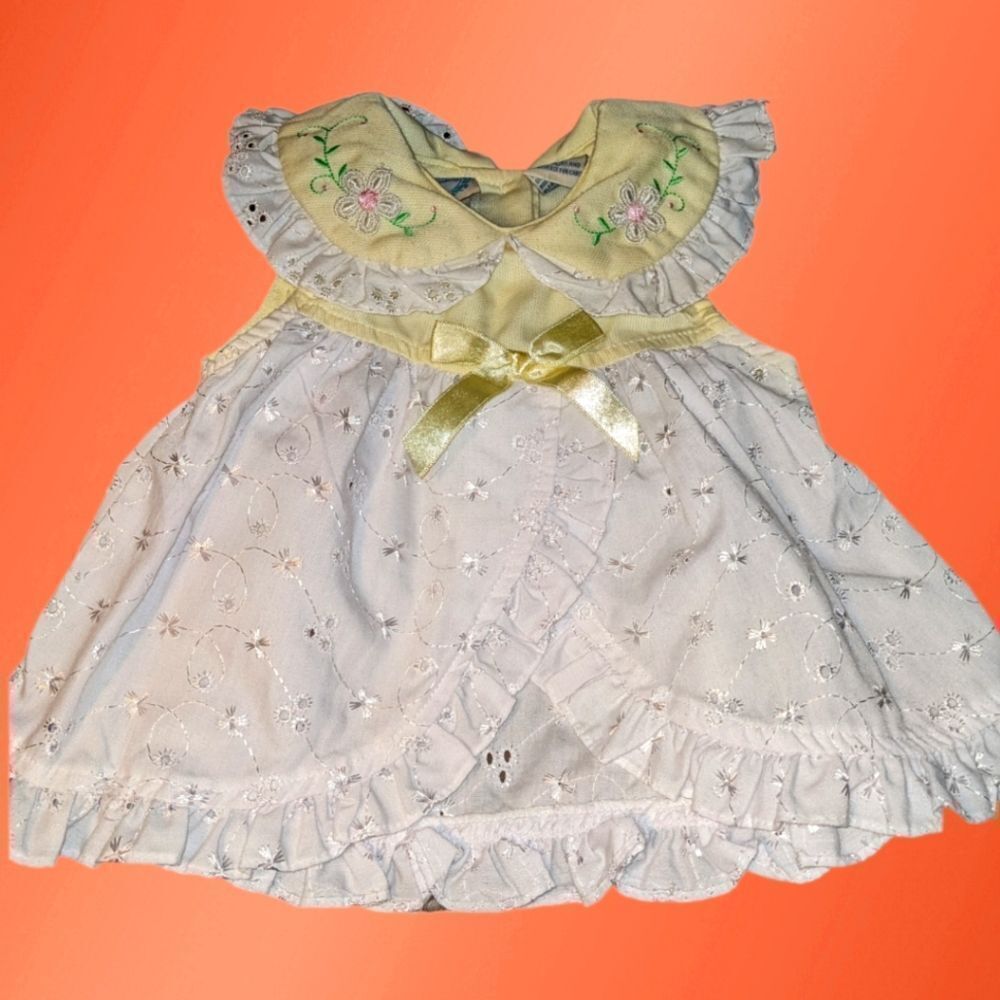 Vintage Little Lindsey vintage white and‎ yellow dress